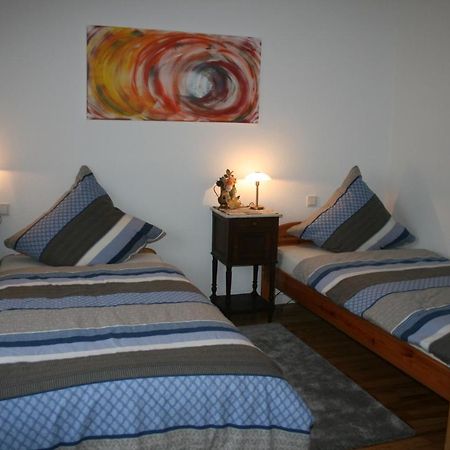 Moderne Ferienwohnung Mit Balkon Im Schoenen Saarland Dillingen Exterior foto